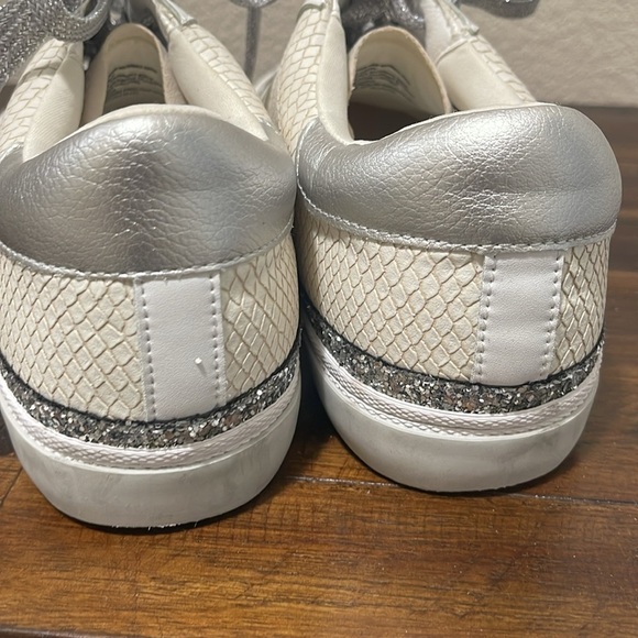 A New Day cream beige Metallic silver fashion sneakers size 8.5 - Picture 3 of 12